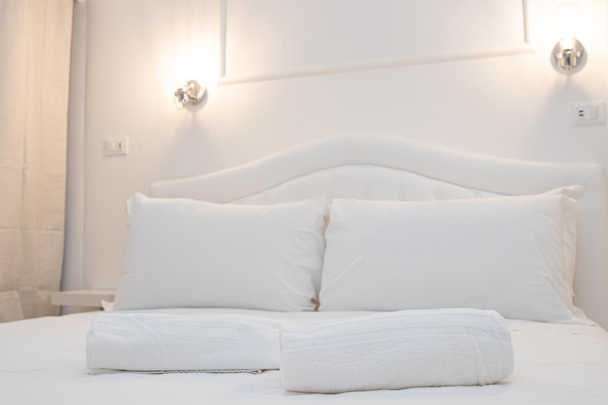 Deluxe Suite Welness Рим Екстериор снимка
